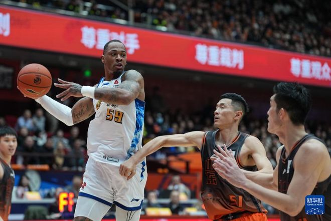 俱乐部杯|新外援琼斯火线驰援，高速男篮11日晚与广厦争季军