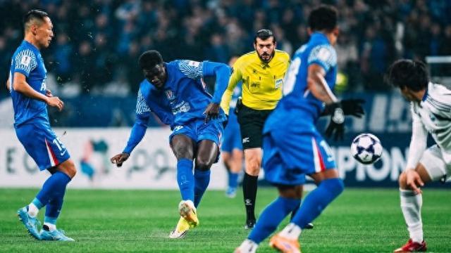 申花新援首次亮相，亚冠赛场不敌町田泽维亚