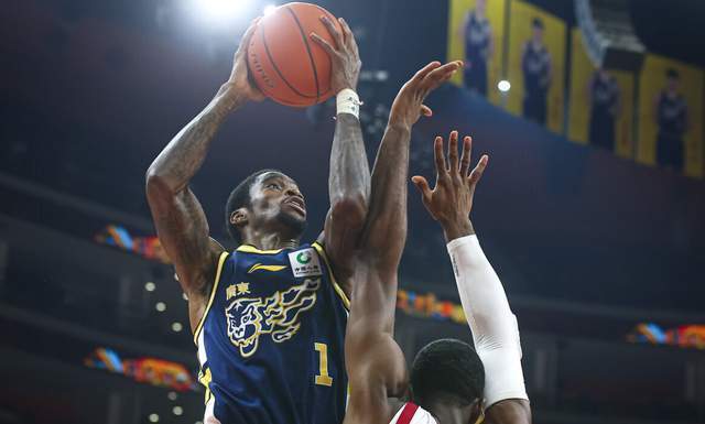 保持四外援不变！广东男篮拒绝裁掉麦考尔，杜锋能否押宝成功？