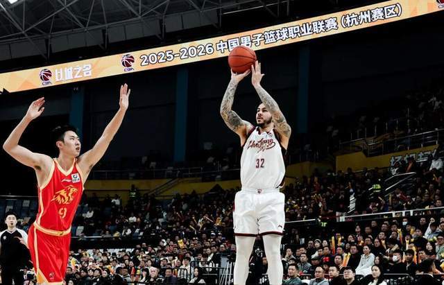 浙江确定更换外援！单场48+11+10超级后卫离队，NBL猛将有望驰援