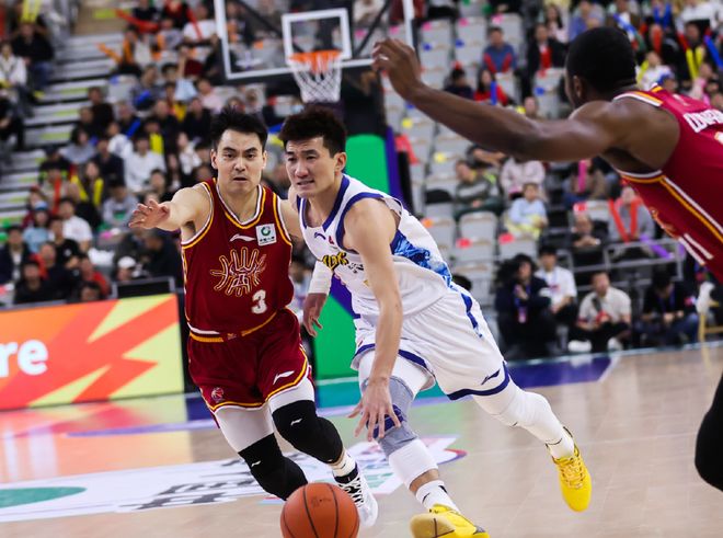 孙铭徽最终伤情官宣！将缺席6-8周，不影响季后赛，仍可冲总冠军