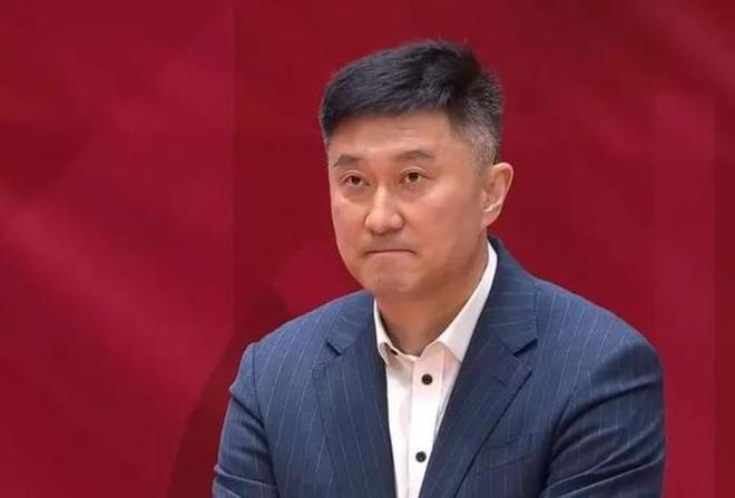 广东队开始放假，年轻球员二沙岛加练，朱芳雨挑选国内中锋