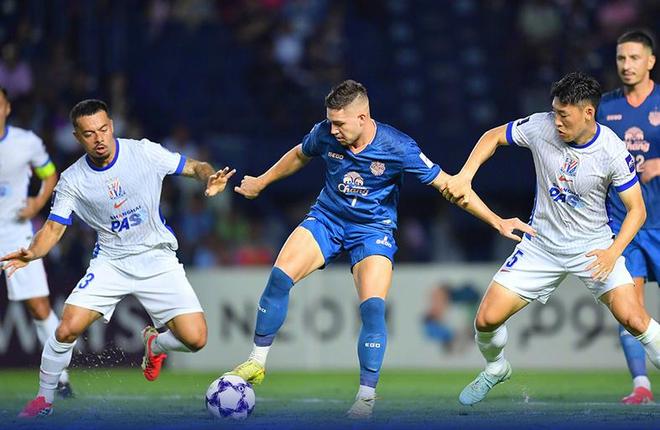 司机打433还不如442！来申花烫头发 割双眼皮，比崔康熙滋润多了