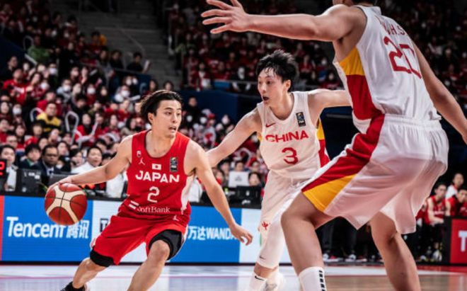 14人名单出炉！中国男篮启程，余嘉豪随后归队！