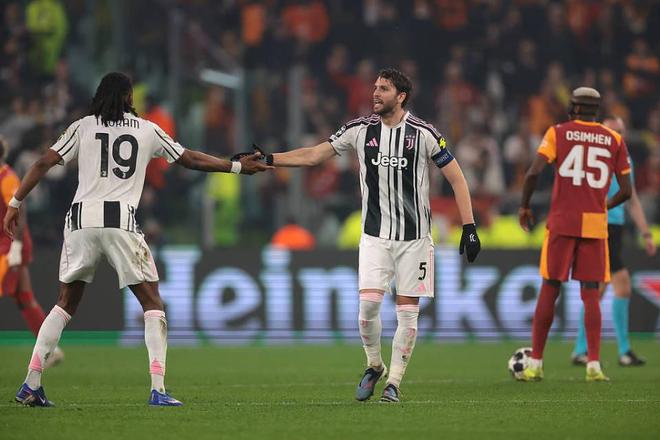 尤文无缘欧冠16强！少打1人连扳3球+一度追平，加时赛崩盘连丢2球