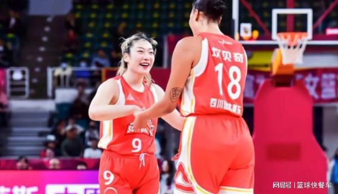 中国女篮的天塌了？季后赛没开打外援全跑路了：篮协这下该懵了