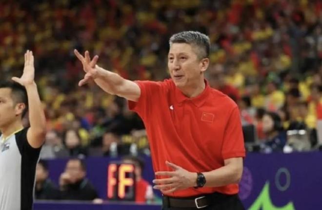 郭士强：中国男篮非常团结，连续两场逆转依靠为国而战的信仰