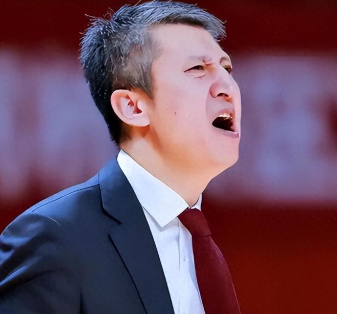 中国男篮重磅消息！主帅郭士强遭国际篮联审查，杨瀚森确认归队