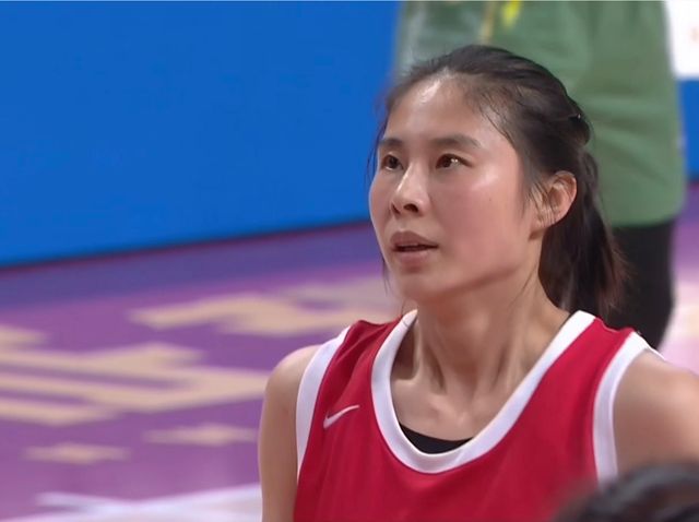 王思雨打出巅峰级表现！31岁王思雨替补出战，砍下全场最高的21分