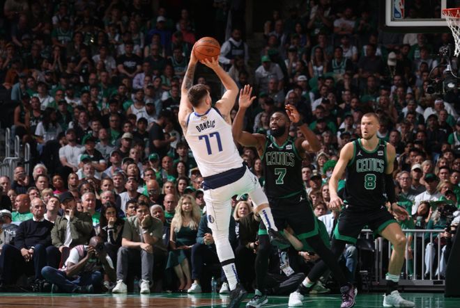 9胜0负！历史第一！成NBA最神奇的球队，三巨头逆天改命要冲冠了