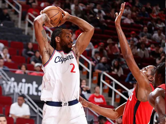 反转再反转！申京两罚1中艰难扳平 莱昂纳德高难度2+1准绝杀火箭