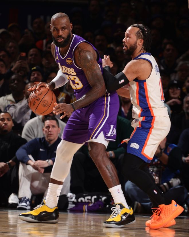 41岁两度平筐暴扣！詹皇却遭美媒批专刷数据 22连全明星安慰奖？