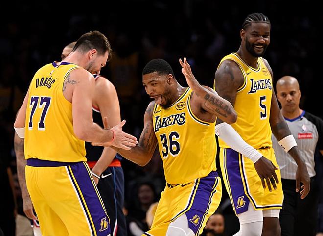 前三节1分未得，但湖人后场大闸到了第四节竟然单节豪取7分？