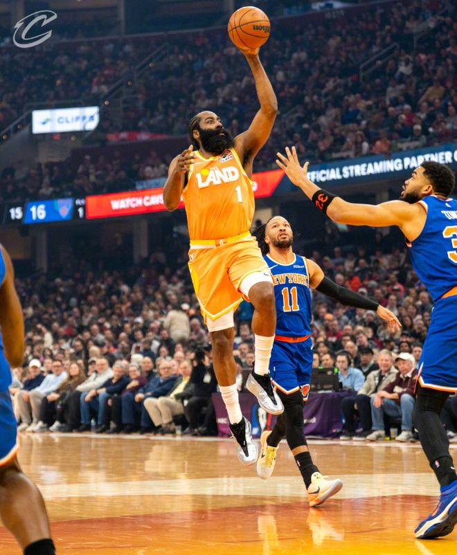 哈登20+4力压布伦森，米切尔14罚23分阿伦两双，骑士复仇尼克斯