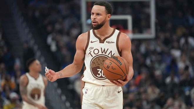 坏消息，勇士队斯蒂芬·库里因伤缺席打活塞队的剩余比赛