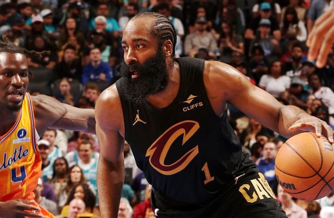 米切尔32分哈登18+8！骑士7连胜力擒黄蜂 克努佩尔33分