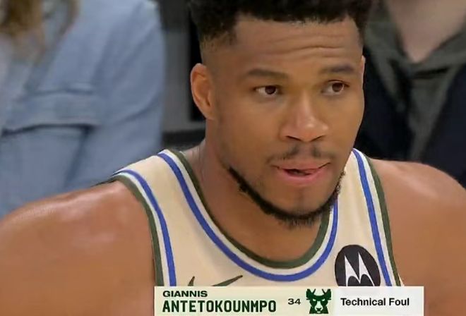 字母哥24分吃T复出全败！雄鹿遭老鹰16分逆转 奥孔古21+8