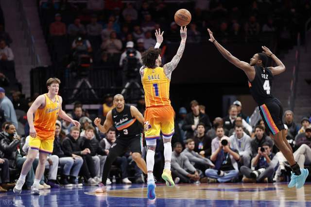 爆大冷！西部第二轰然倒下：7人上双仍输球，文班亚马错失绝平