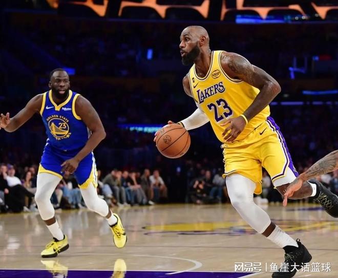 湖人赢球仍存顽疾，老詹谈库里摊牌！肯纳德认清现实，一人该首发