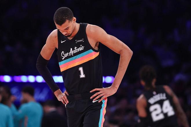 11连胜终结，文班空砍25+13+4帽！4点证明马刺这场硬碰硬输得不冤