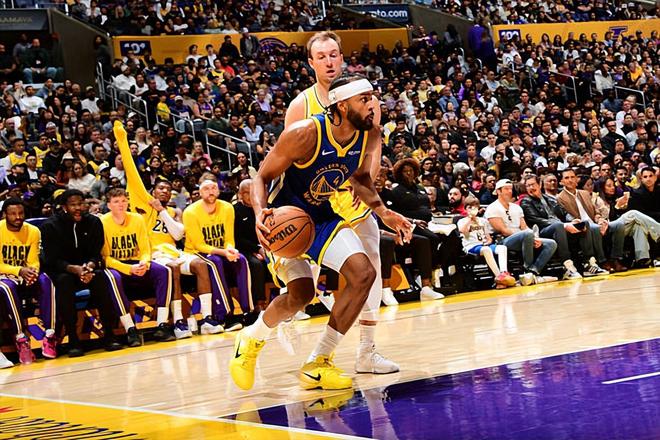 侧翼新星打出了超巨的表现，结果勇士有些遗憾地还是输给了湖人？