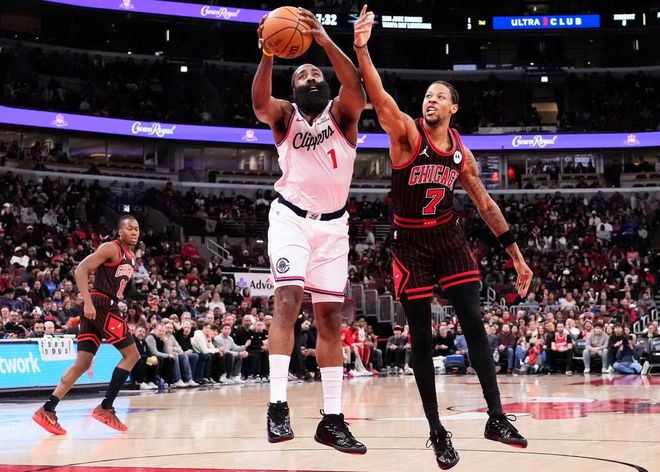 6连胜终结掉回附加赛！泰伦卢提前一节投子认负 哈登三节24+6失误