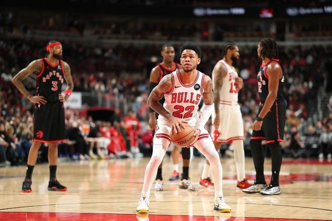 猛龙双杀送公牛7连败：莺歌31+8+6 吉迪复出7中1