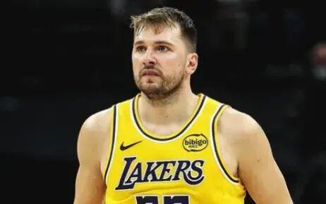 忍不住！湖媒都骂湖人太垃圾！