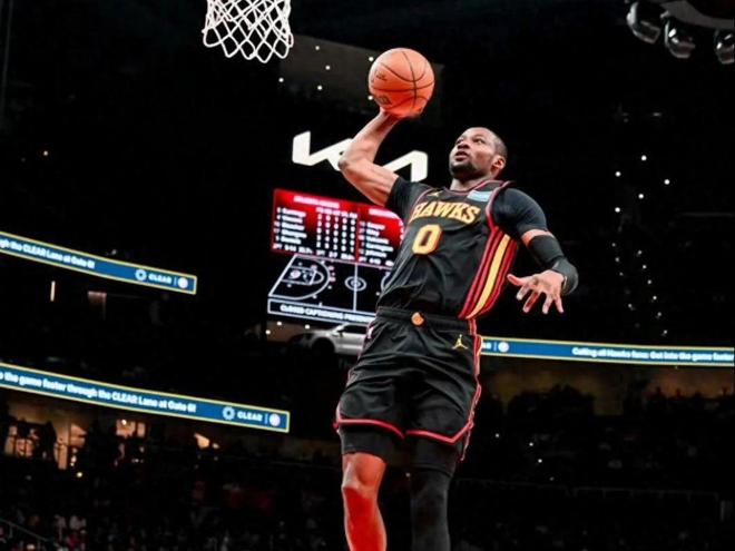 离开勇士的第一场比赛，库明加笑了一整场