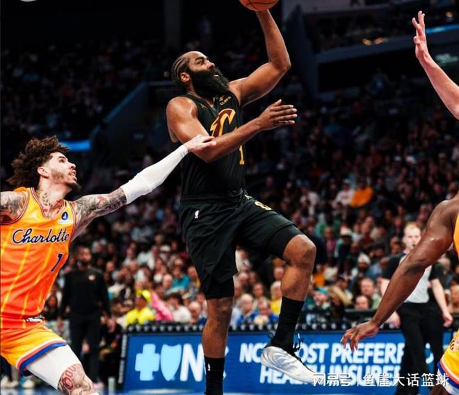 骑士赢球后一点仍该批，哈登两点该夸！米切尔摊牌，新秀联盟第一