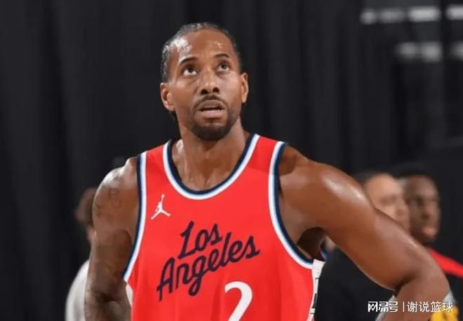 快船进攻乏力伦纳德独木难支，9+7侧翼首秀一般，两先发功能重叠