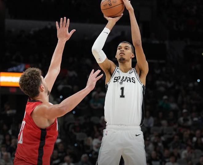 火箭斗马刺！伤病情况：主队双核缺阵，3人出战成疑，马刺1人不打