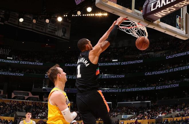 镇压西部四大劲旅！马刺三少疯狂崛起：雷霆掘金火箭湖人全吃瘪