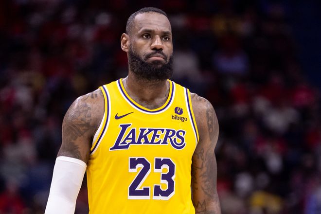 名记：詹姆斯让湖人不爽？但湖人从他身上得到几十倍的回报！