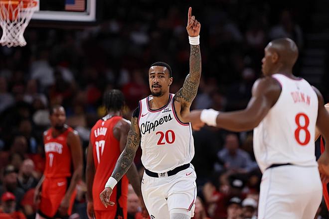 不管球队整体表现如何，快船锋线大将始终能够保持稳定的水准？