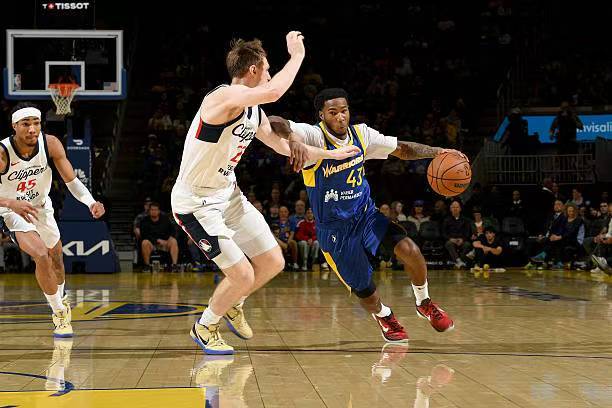 加入勇士二队后表现大幅提升了，后场新秀距离NBA并不遥远？