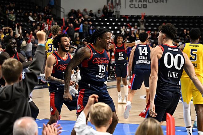 在发展联盟都有些打不明白，快船之前为什么要给他双向合同？