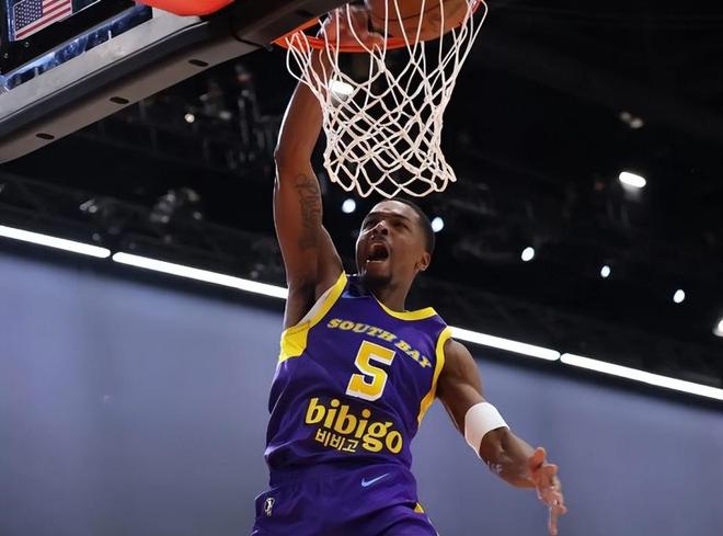 出场时间太少了！湖人二队板凳席上其实有一个相当不错的得分手？