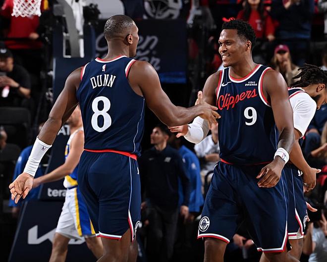 攻防两端都有出色表现，但快船后场新援依然没有找到投篮感觉？