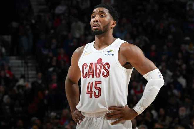 米切尔35+7+9骑士双杀76人 恩比德13000分里程碑加兰伤退