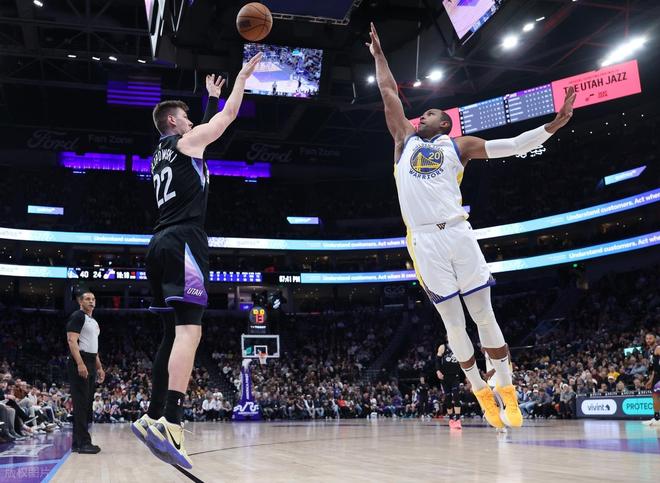 勇士8人得分上双胜爵士，库里里程碑，一战看清3个现实