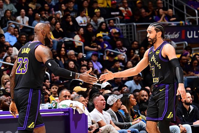 要交易就赶紧交易，湖人真没必要继续让替补控卫出场了？