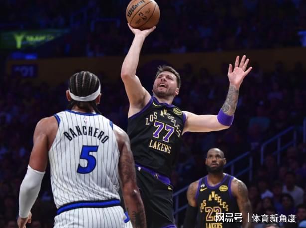 卧槽，球权倒数，詹姆斯实在是拿不到球啊！