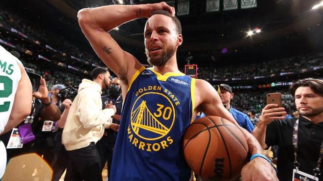 库里22年G6夺冠球衣以245万美元拍卖，创库里球衣成交价新高