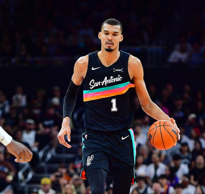 西部排名又变了：快船创NBA奇迹，火箭收大礼，2队排名互换