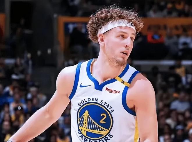 勇士2将越来越毒！格林波杰上场就副作用，纯纯摆烂神器却被重用