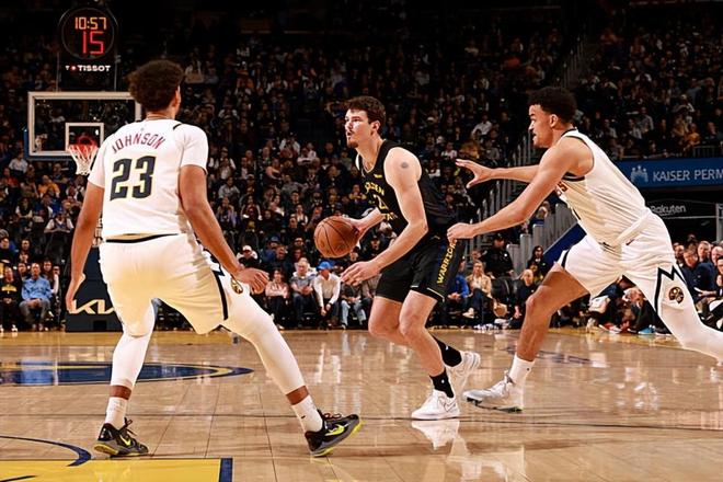 手感还是差了一些！勇士内线新星在进攻端的作用明显下降了？