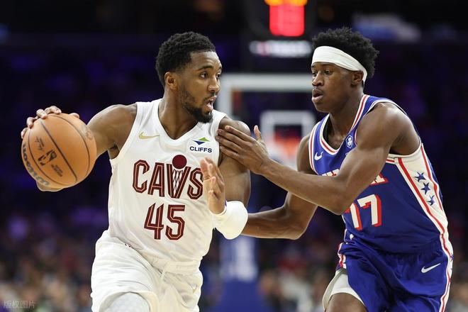 骑士三杀76人！泰森7个3分+39分，生涯新高！马克西对不起恩比德