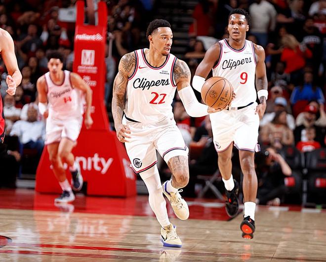 稳定性还是差了一些！快船侧翼新星面对火箭的表现令人有些失望？