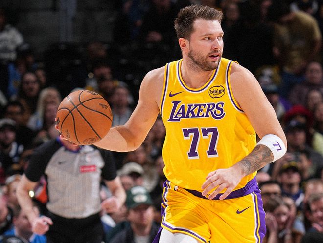 东契奇三节44+9+7三分：创历史第一纪录 MVP之争该有他